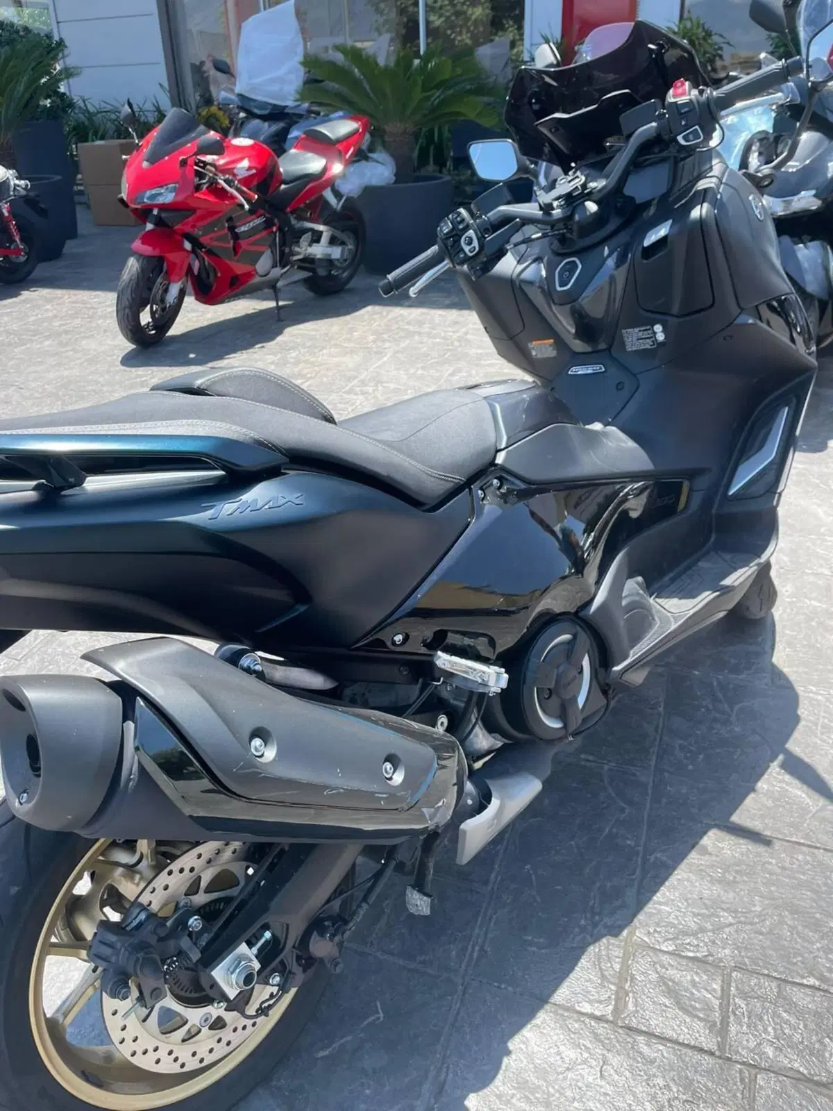 Yamaha T-Max 560 Tech Max (2022 - 24) (7)