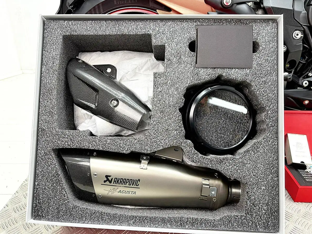 MV Agusta Dragster 800 RC SCS (2022 - 25) (18)