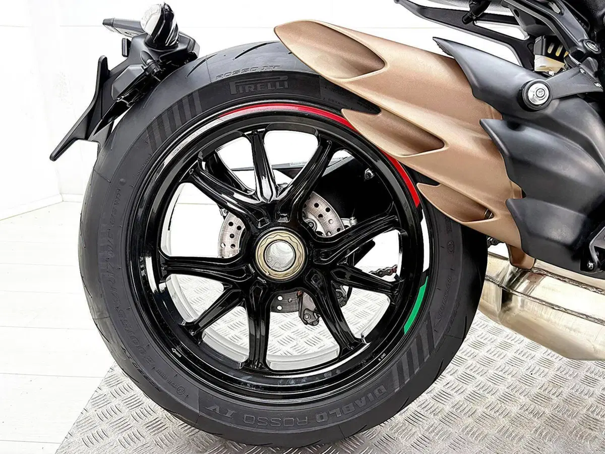 MV Agusta Dragster 800 RC SCS (2022 - 25) (6)