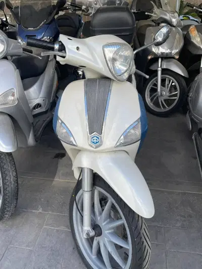 Piaggio Liberty 50 4T (2004 - 16) usata