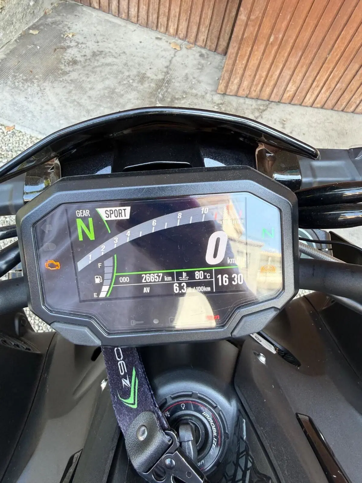 Kawasaki Z 900 SE (2022 - 24) (4)