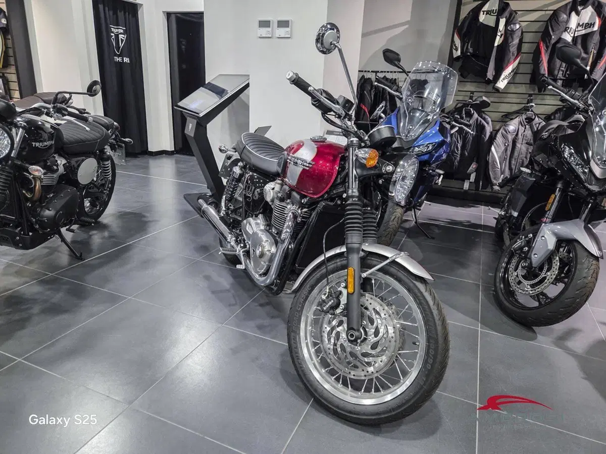 Triumph Bonneville T120 Icon Edition (2025 - 26) (4)