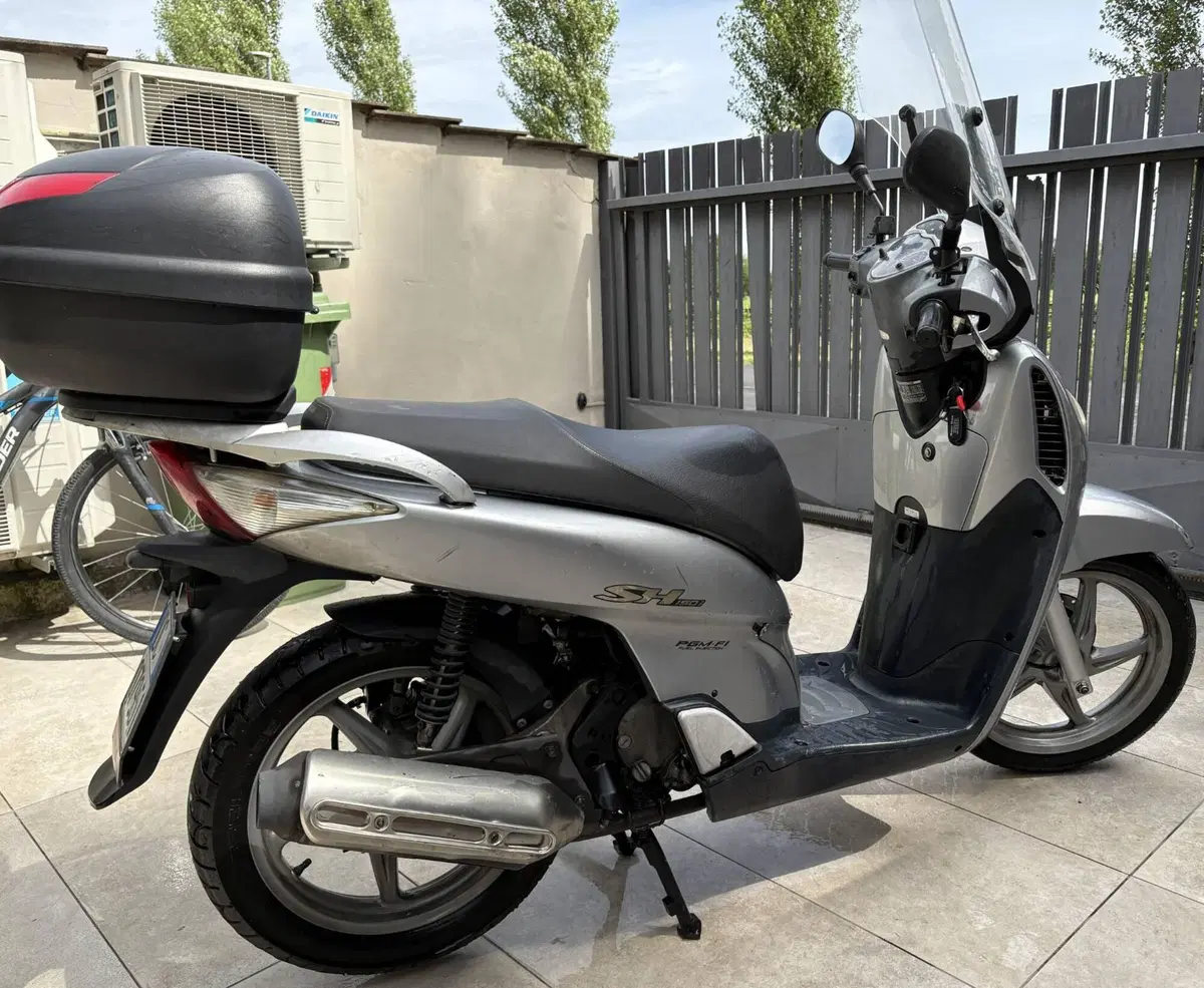Honda SH 150i (2005 - 08) (2)