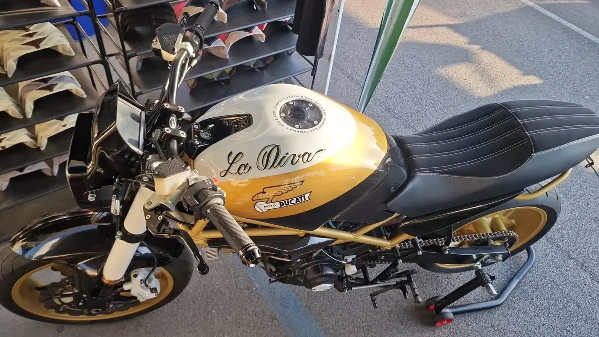 Ducati Monster 900 (1993 - 96) (2)