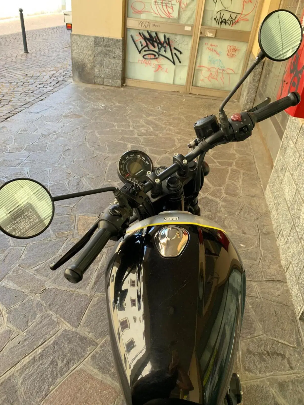 Royal Enfield HNTR 350 (2022 - 26) (4)