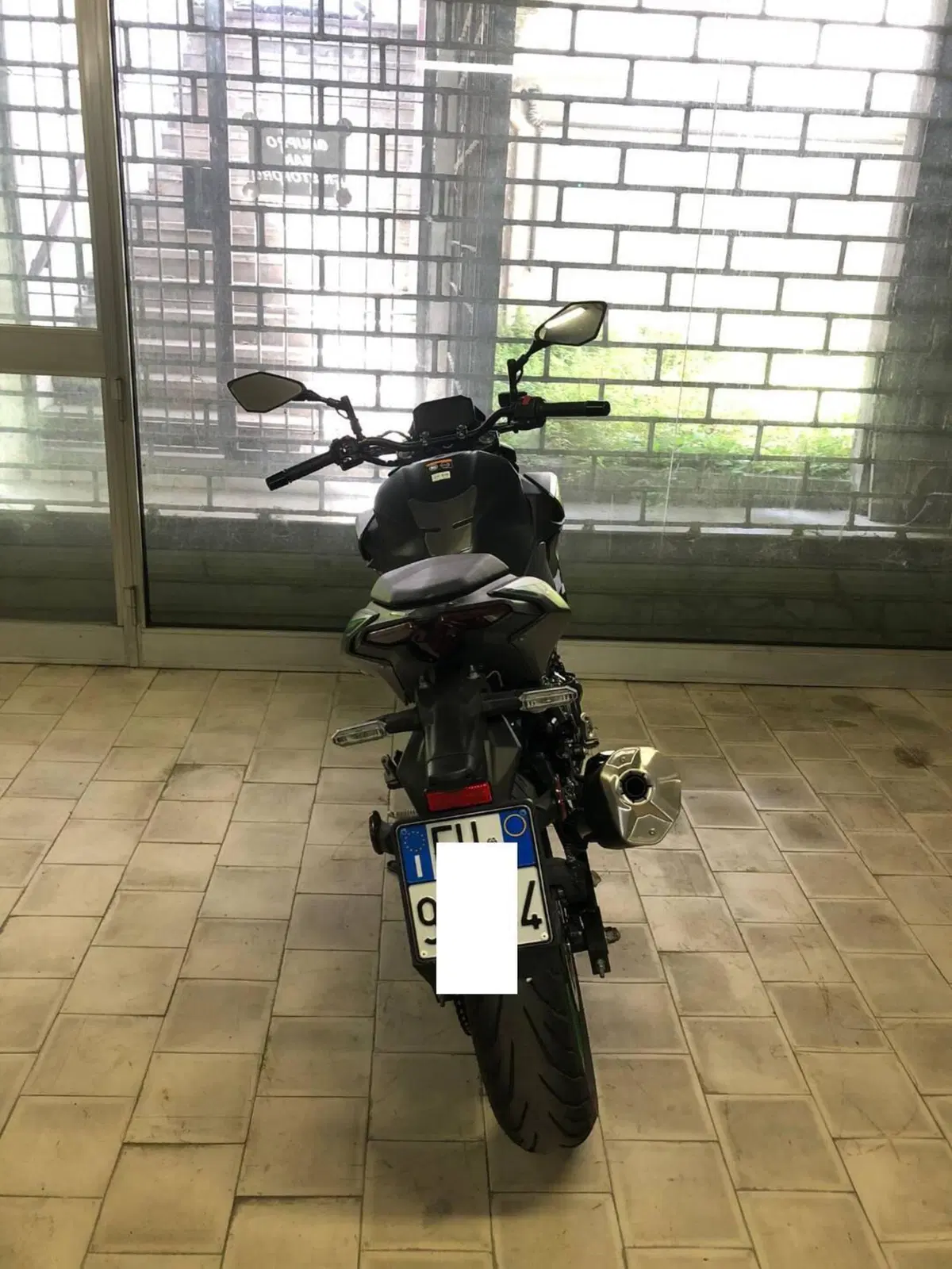 Kawasaki Z 500 SE (2024 - 26) (4)