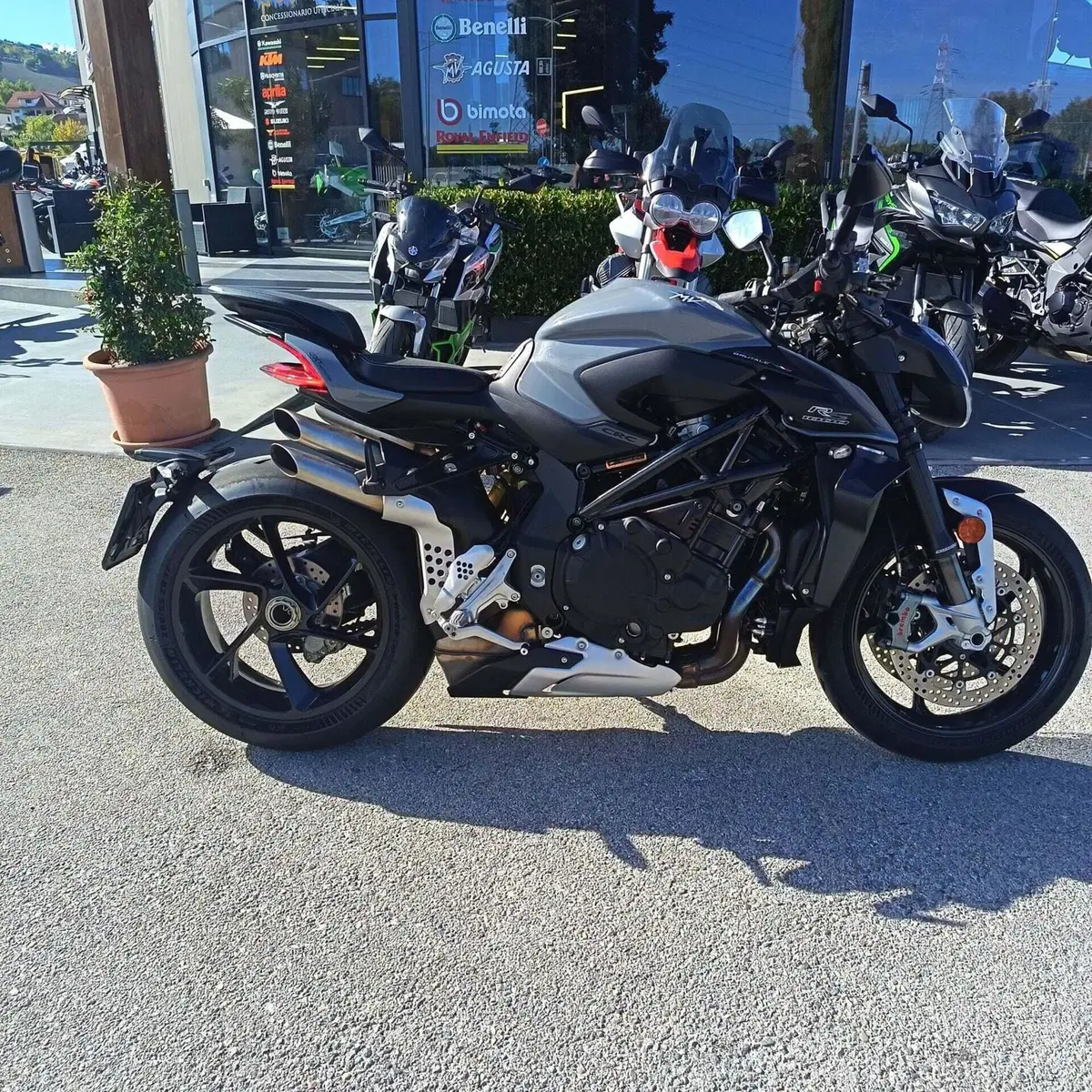MV Agusta Brutale 1000 RS (2022 - 26) (3)