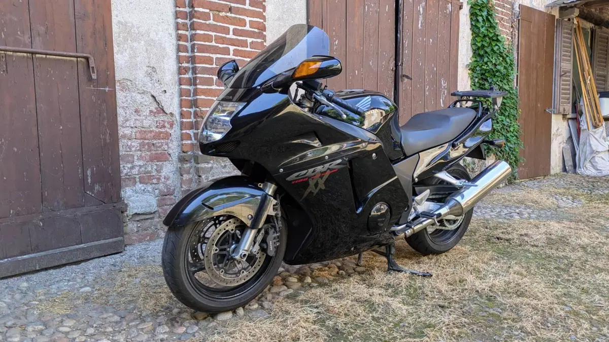 Honda CBR 1100 XX Superblackbird (1996 - 98) (3)