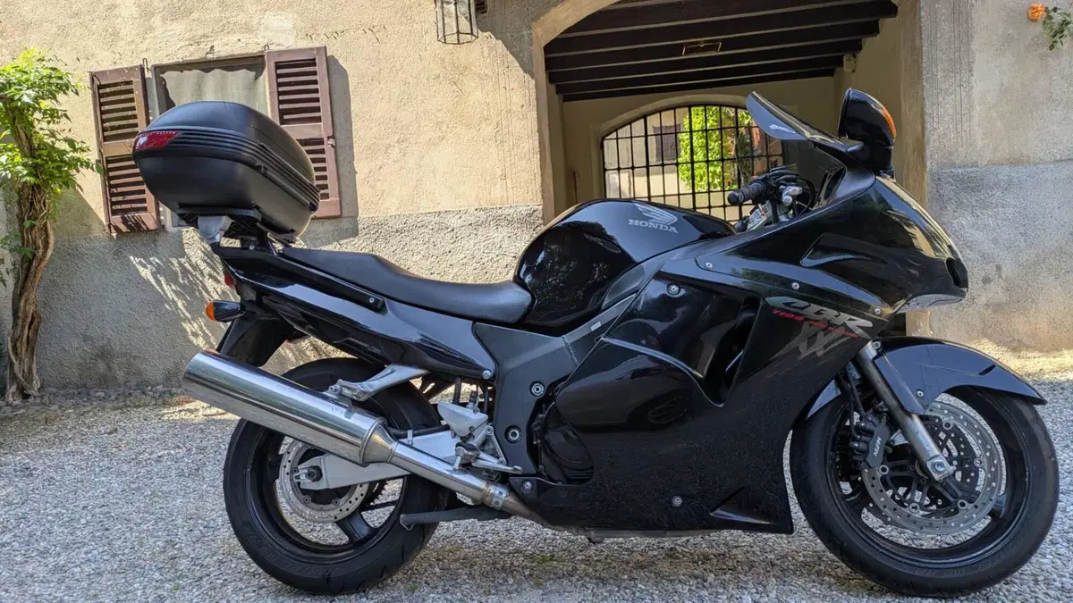 Honda CBR 1100 XX Superblackbird (1996 - 98) (4)
