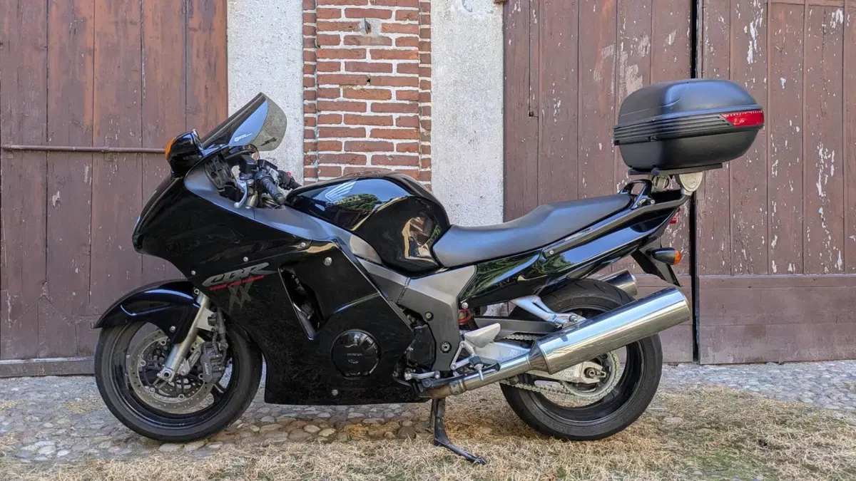 Honda CBR 1100 XX Superblackbird (1996 - 98) (7)