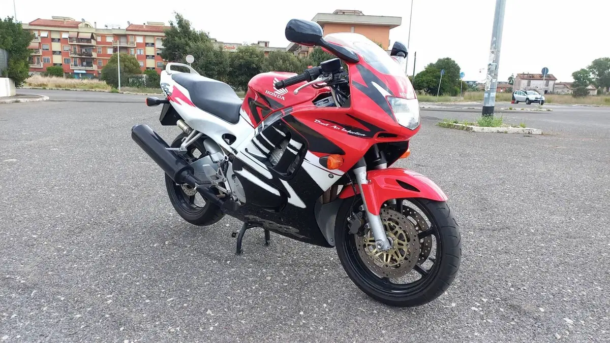 Honda cbr 600F (2)