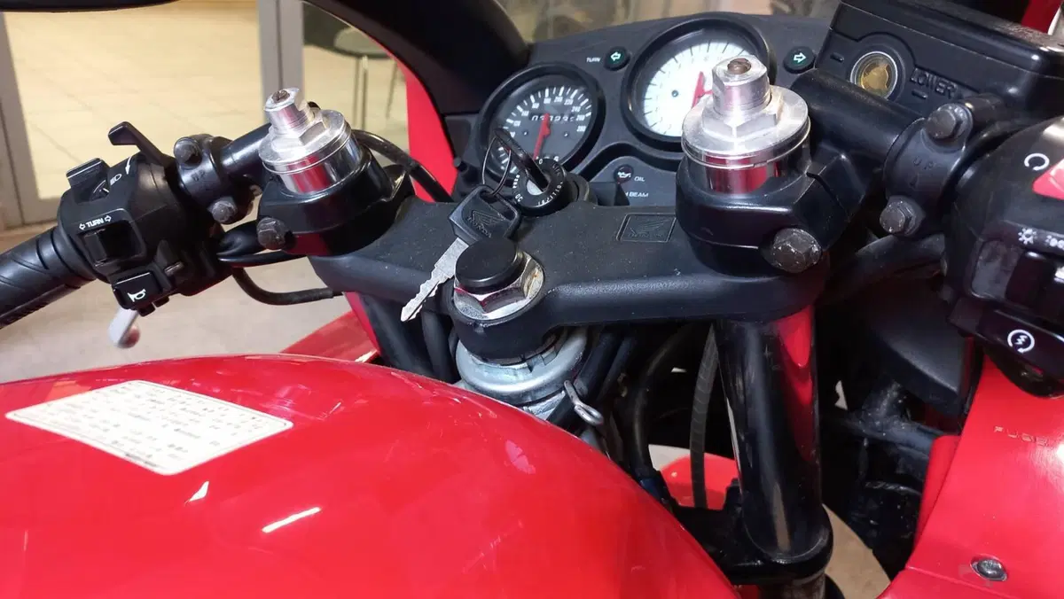 Honda cbr 600F (5)