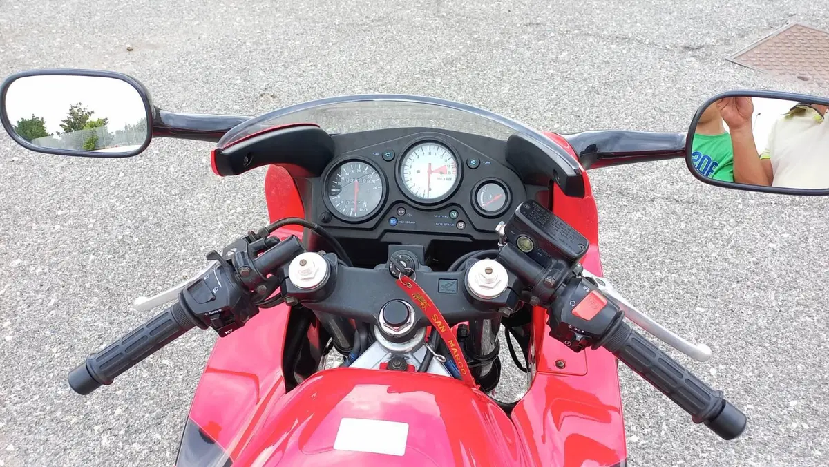 Honda cbr 600F (8)