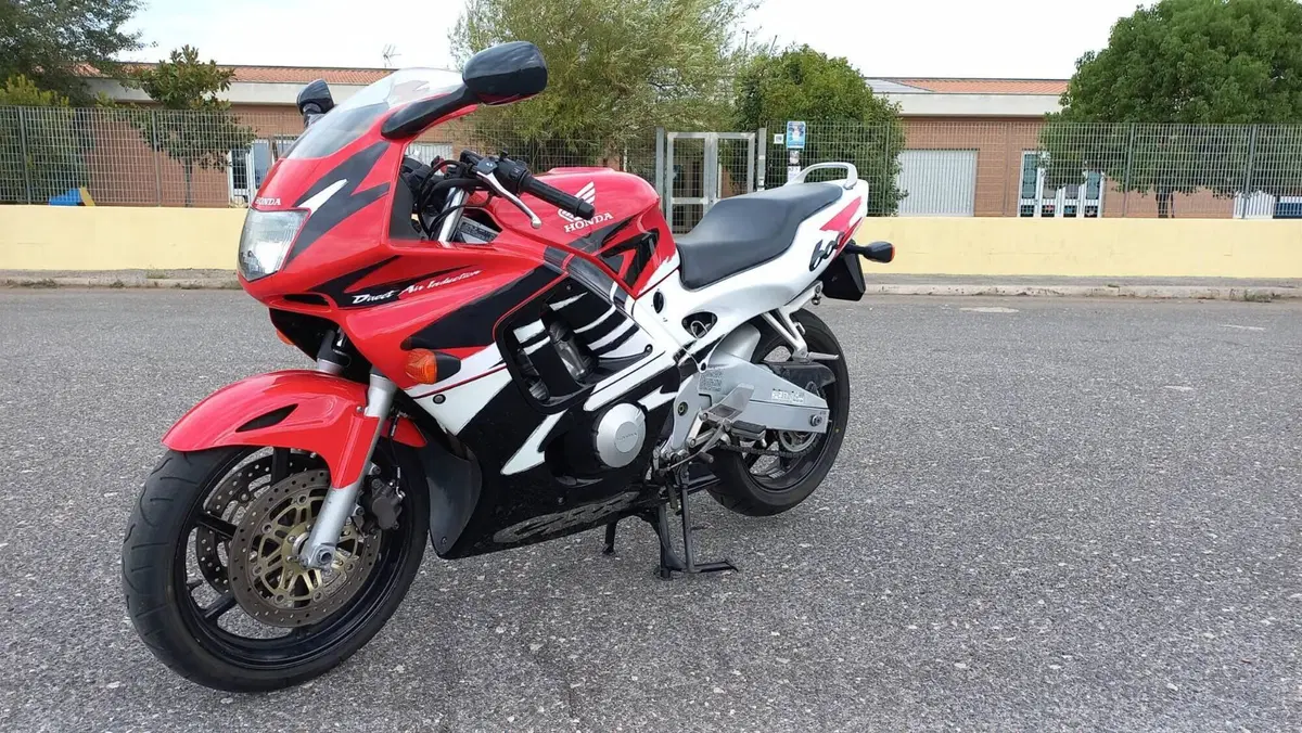 Honda cbr 600F (9)