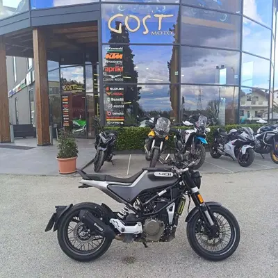 Husqvarna Svartpilen 401 (2021 - 23) usata