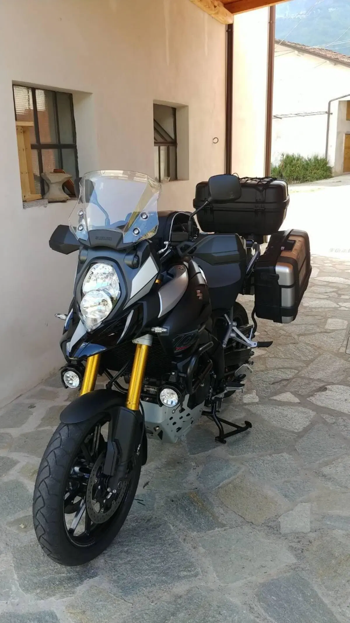 Suzuki V-Strom 1000 ABS No compromise LE (2015 - 17) (6)