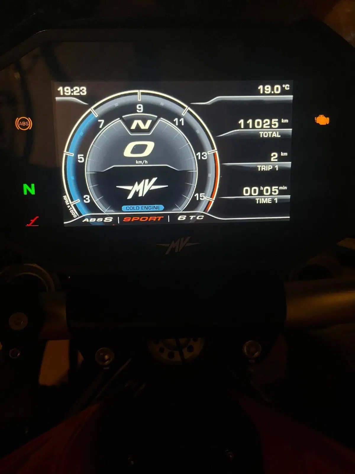MV Agusta Brutale 800 Rosso (2021 - 23) (6)