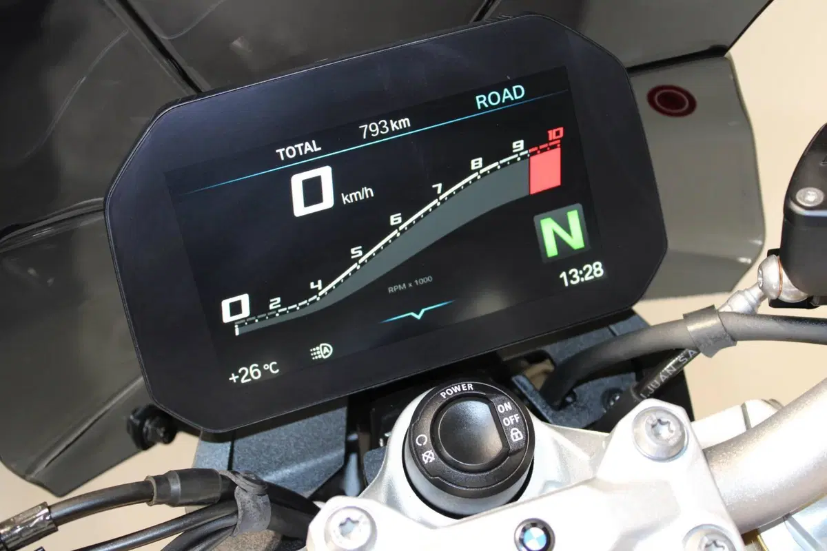Bmw F 900 R (2021 - 24) (6)