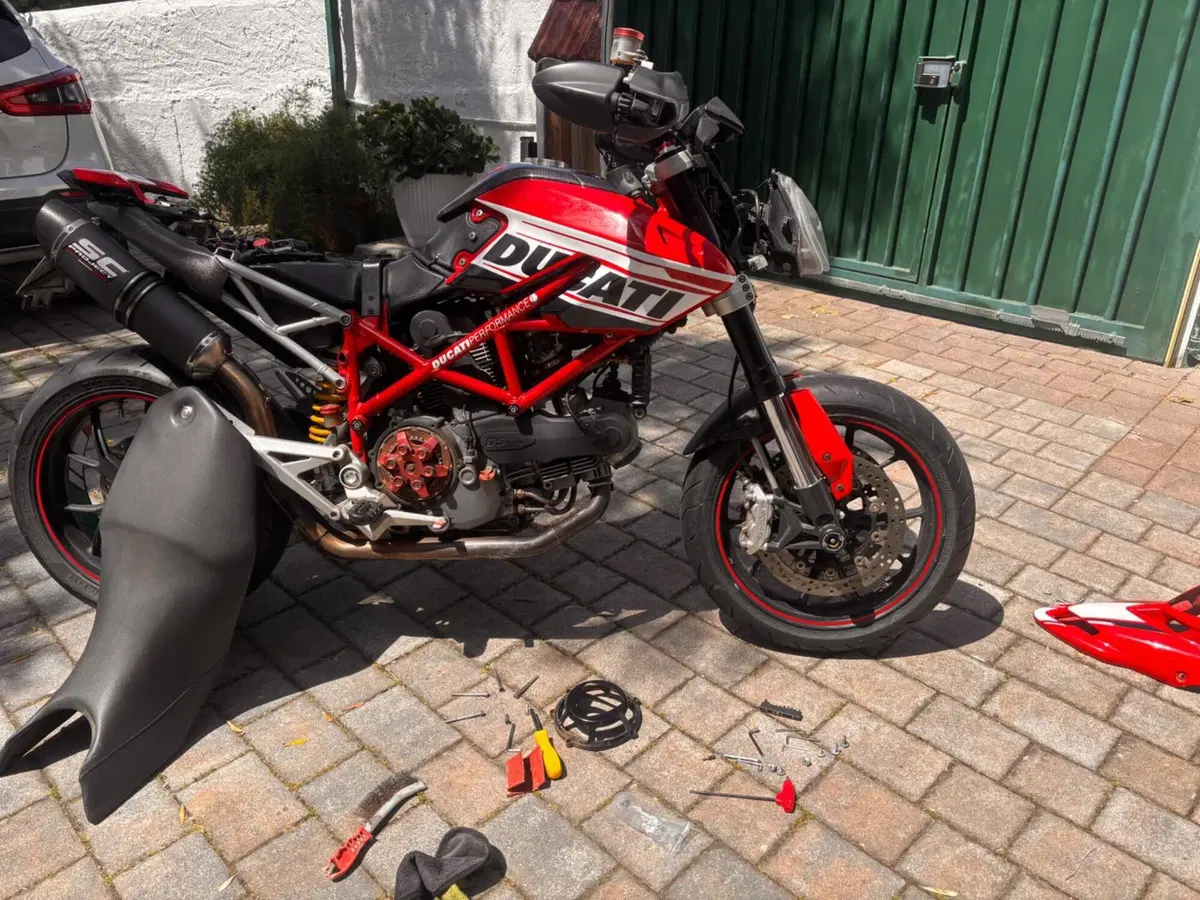 Ducati Hypermotard 1100 (2007 - 09) (2)