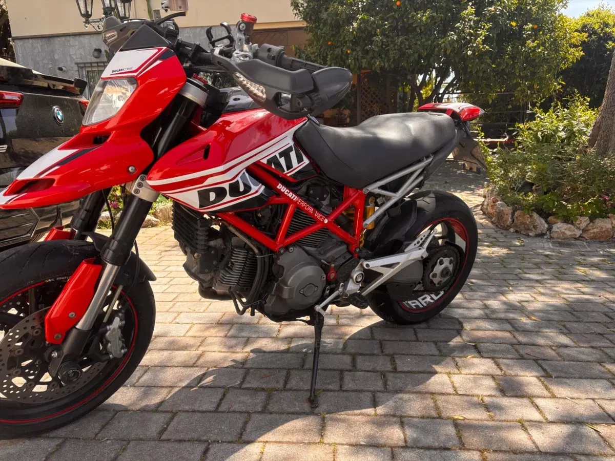 Ducati Hypermotard 1100 (2007 - 09) (4)