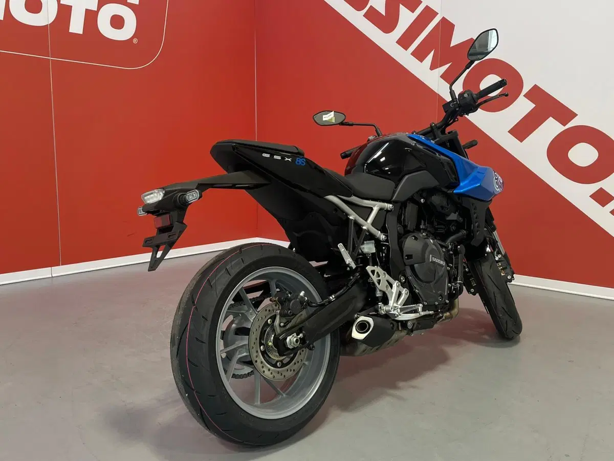 Suzuki GSX-8S (2025 - 26) (5)