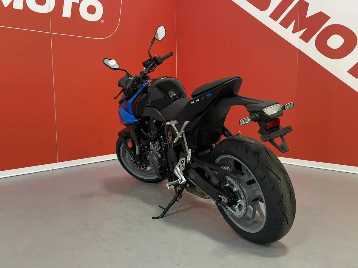 Suzuki GSX-8S (2025 - 26) (7)