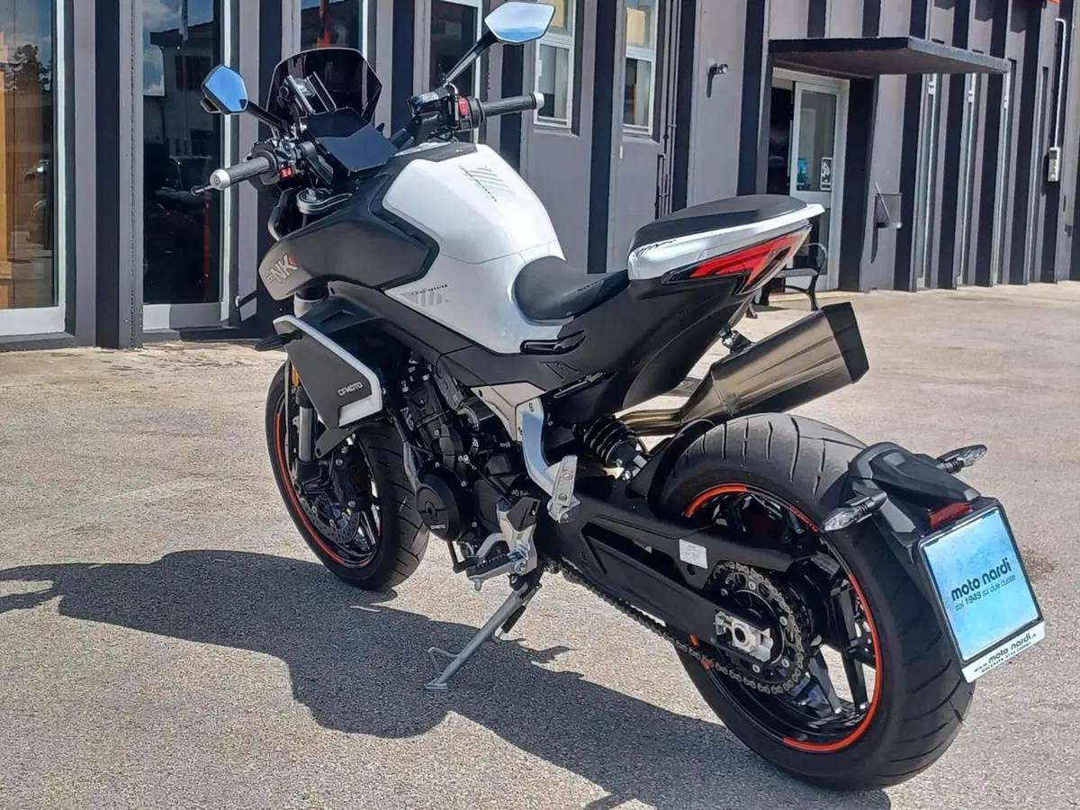 CFMOTO 800NK Sport (2023 - 26) (6)