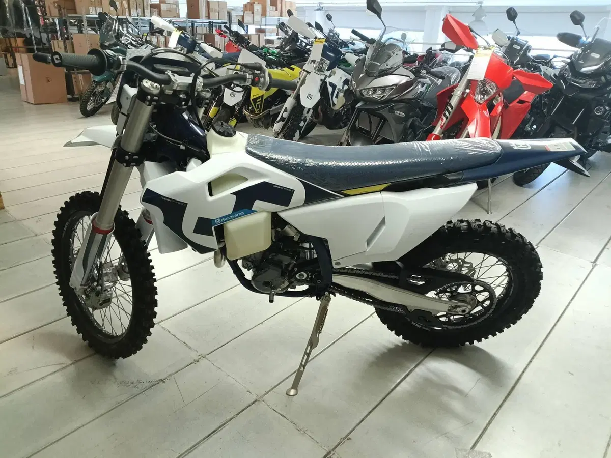 Husqvarna FE 250 (2026) (2)