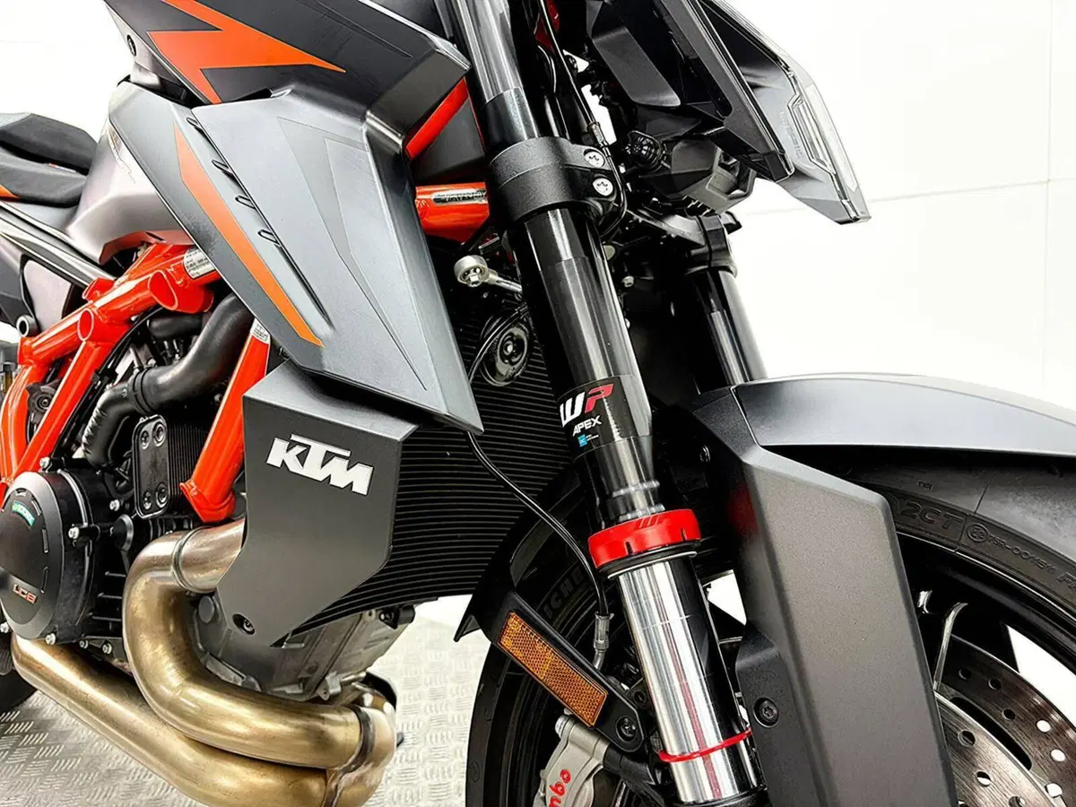 KTM 1390 Super Duke R (2024 - 26) (11)
