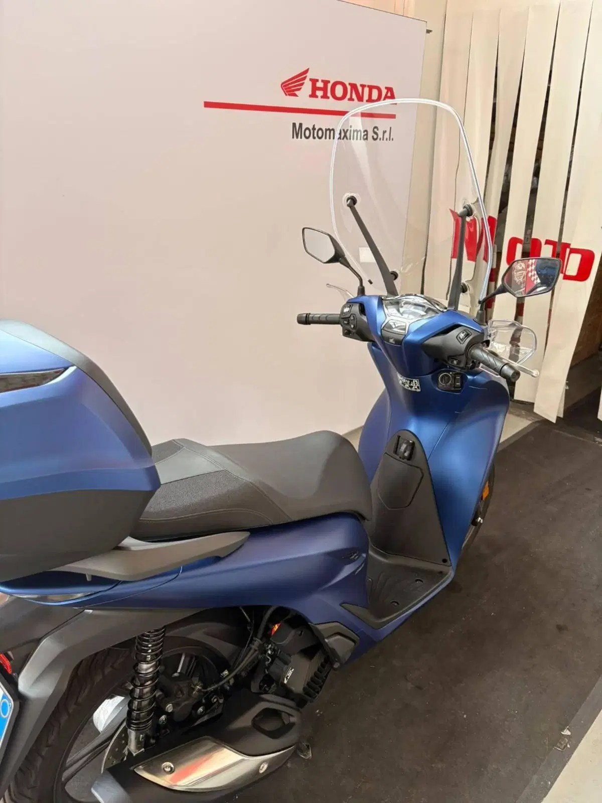Honda SH 150i (2024 - 25) (4)