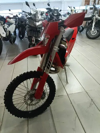 GASGAS EC 300 (2026) usata