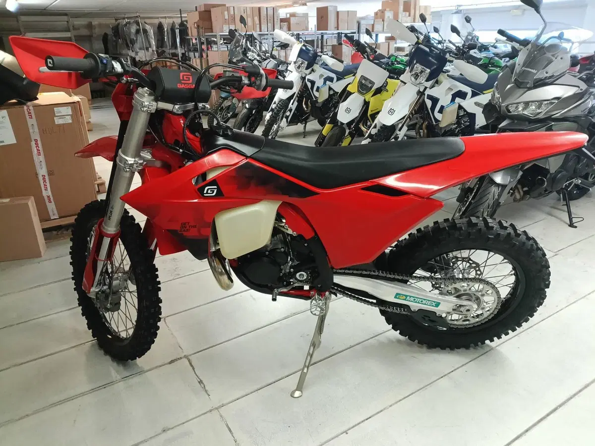 GASGAS EC 300 (2026) (2)