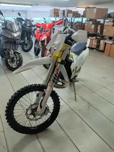 Husqvarna TE 250 (2025) usata
