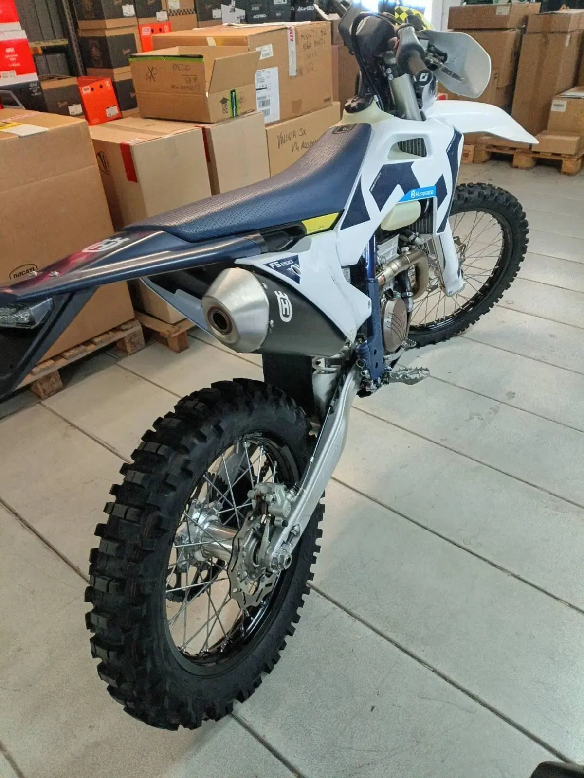 Husqvarna FE 250 (2026) (3)