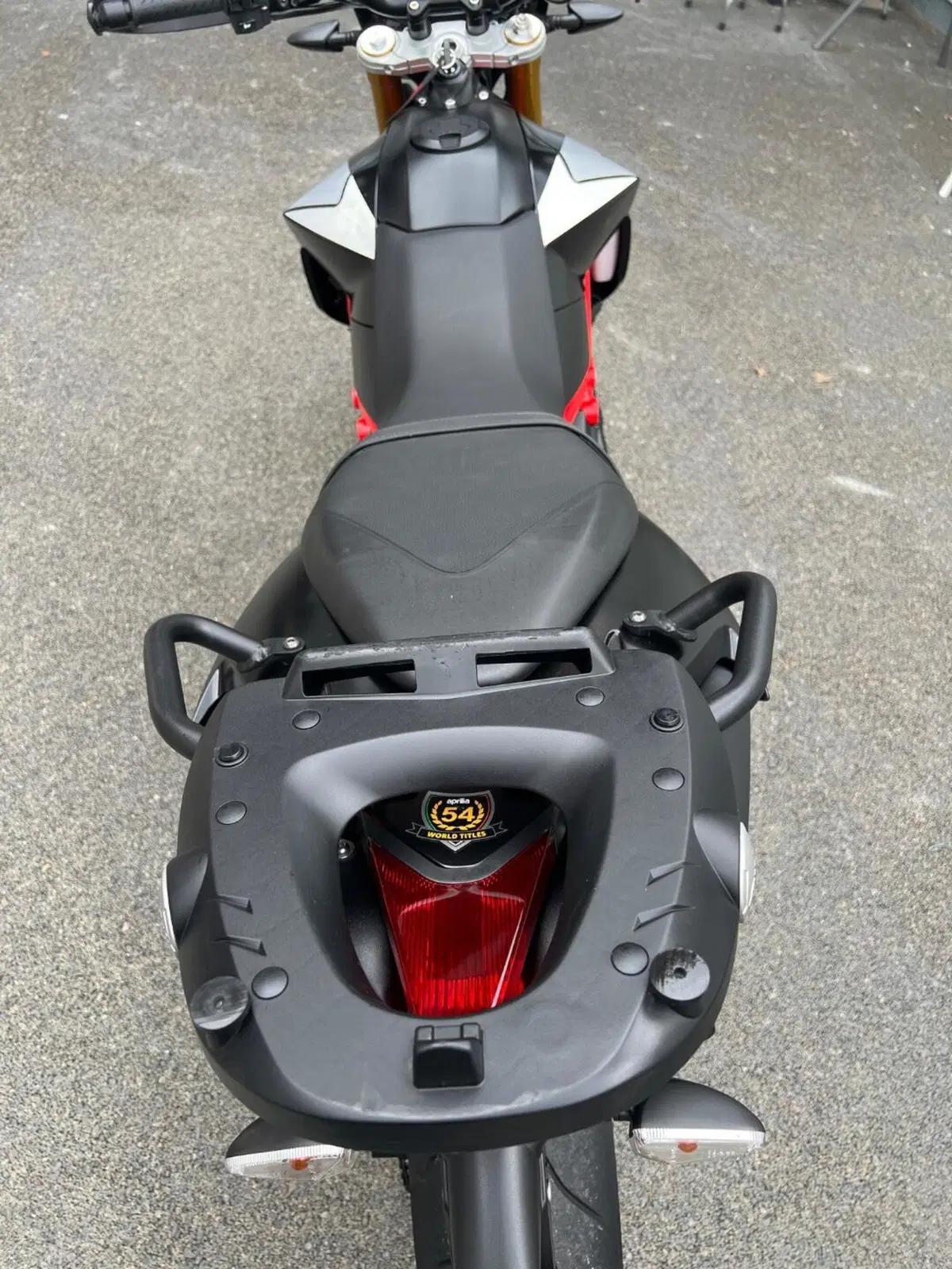 Aprilia Dorsoduro 900 (2017 - 20) (9)
