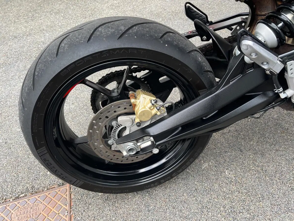 Aprilia Dorsoduro 900 (2017 - 20) (13)