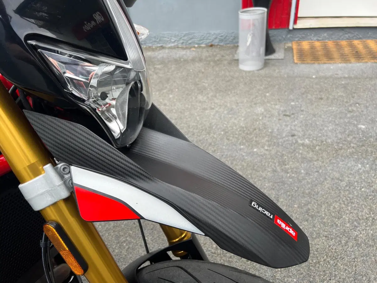 Aprilia Dorsoduro 900 (2017 - 20) (12)