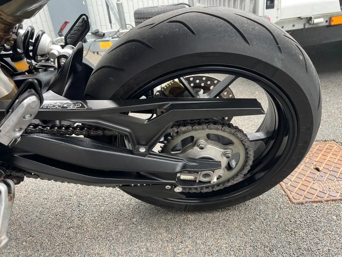 Aprilia Dorsoduro 900 (2017 - 20) (19)