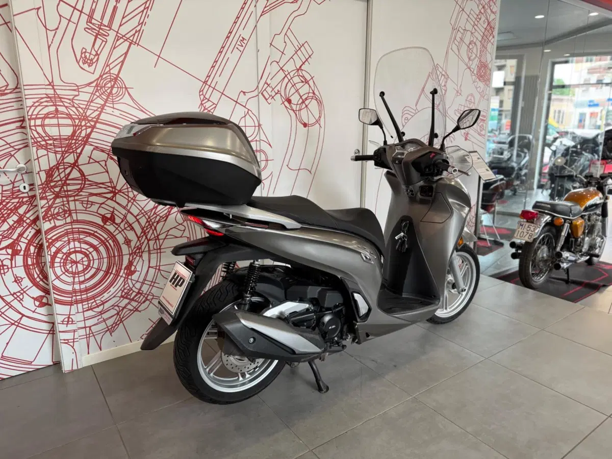Honda SH 350 (2021 - 24) (3)
