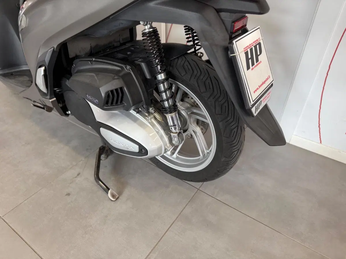 Honda SH 350 (2021 - 24) (15)