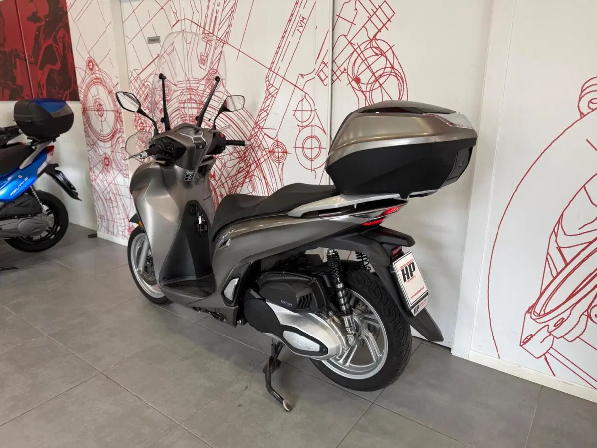 Honda SH 350 (2021 - 24) (6)