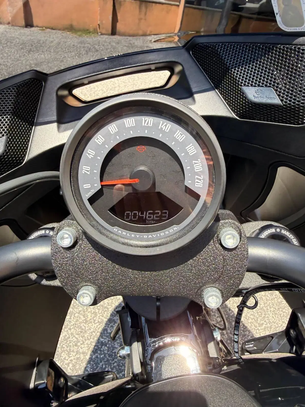 Harley-Davidson Low Rider ST (2025 - 26) (4)