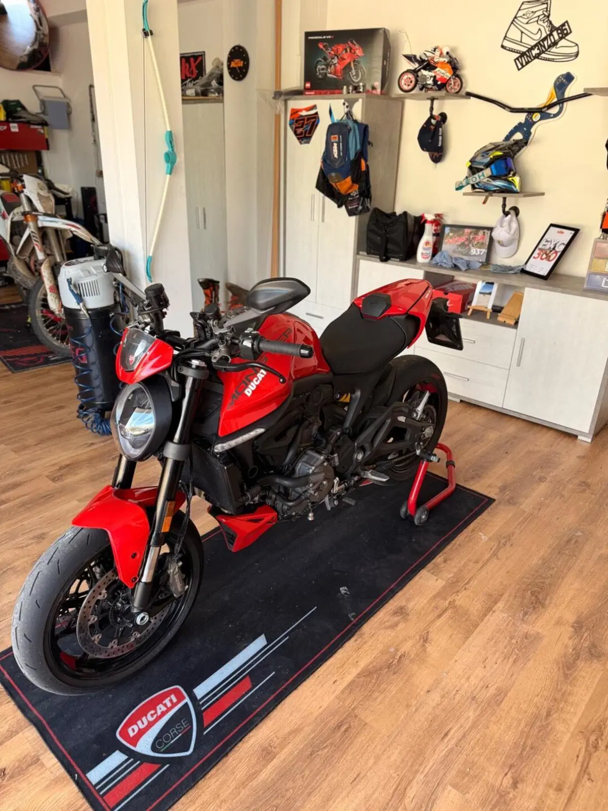 Ducati Monster 937 + (2021 - 25) (3)