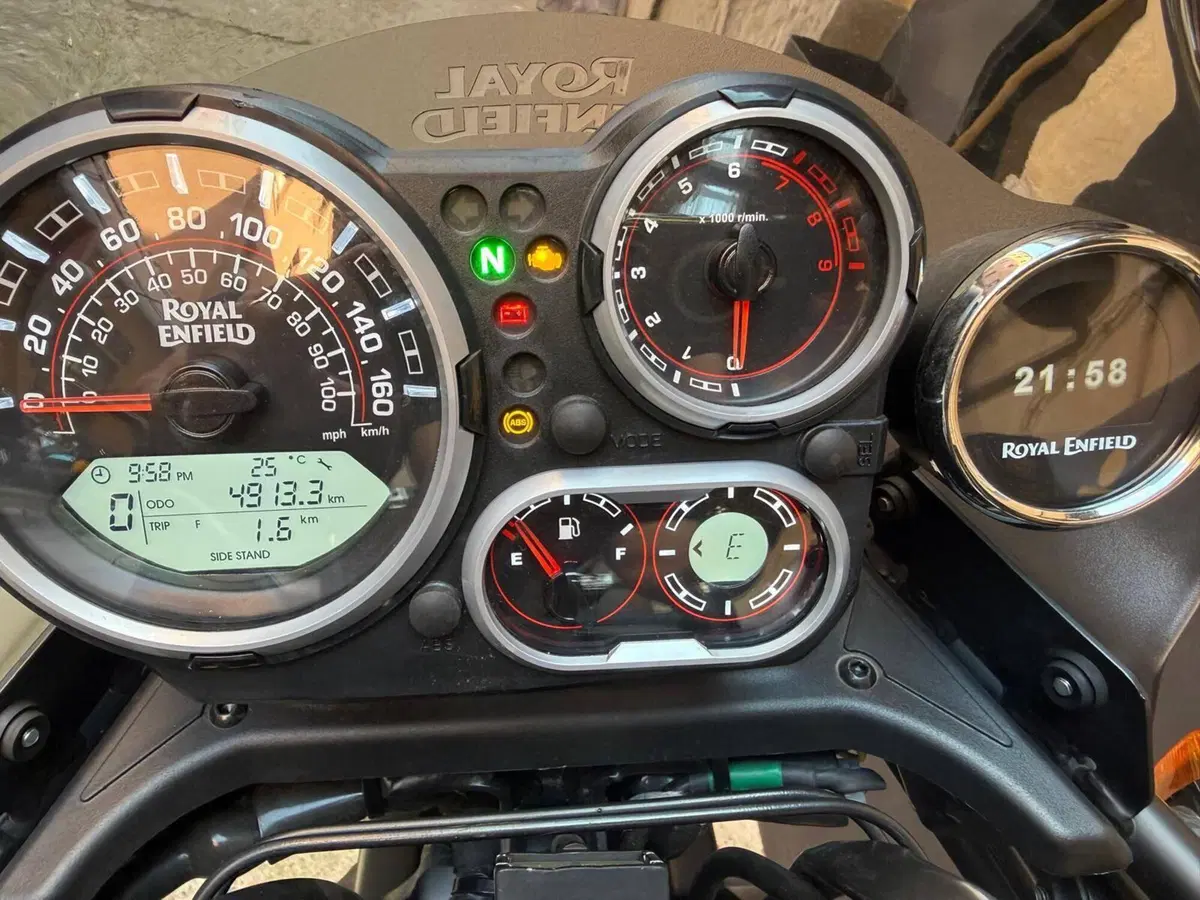 Royal Enfield Himalayan 411 (2021 - 24) (5)