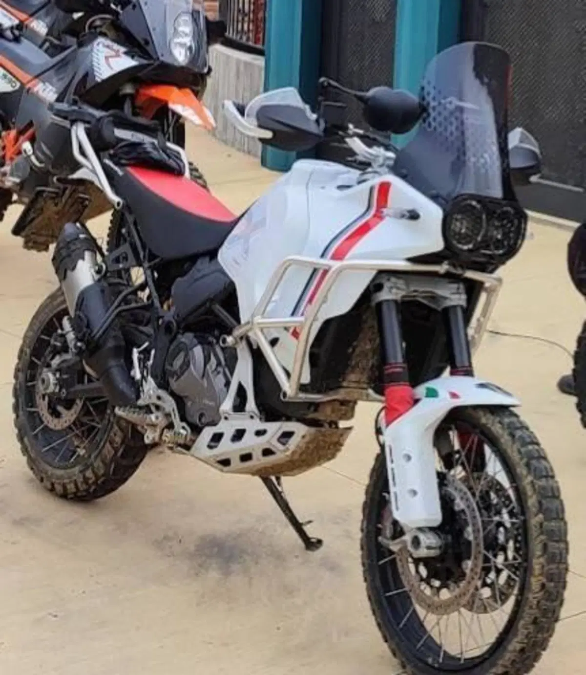Ducati DesertX (2022 - 25) (4)