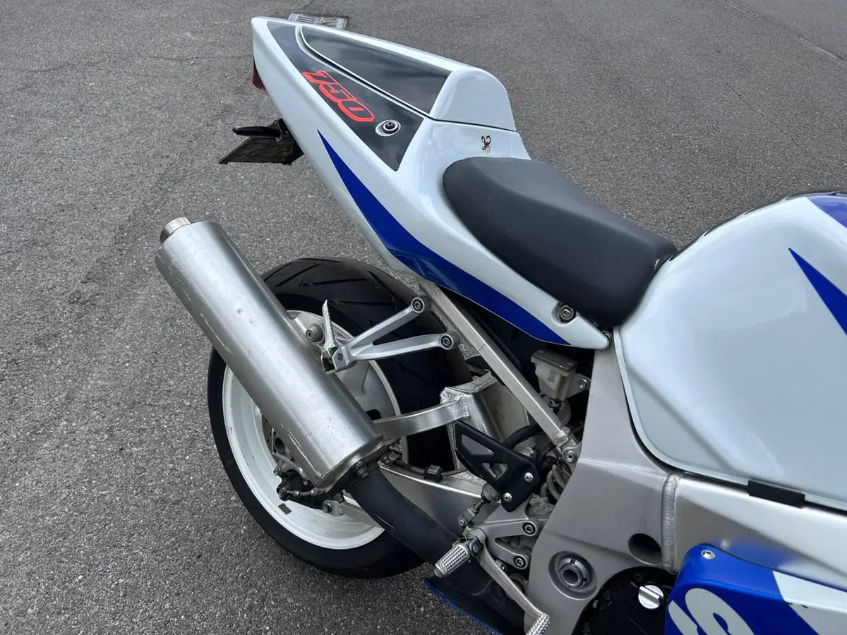 Suzuki GSX R 750 (1999 - 03) (3)