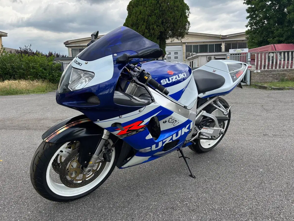 Suzuki GSX R 750 (1999 - 03) (8)
