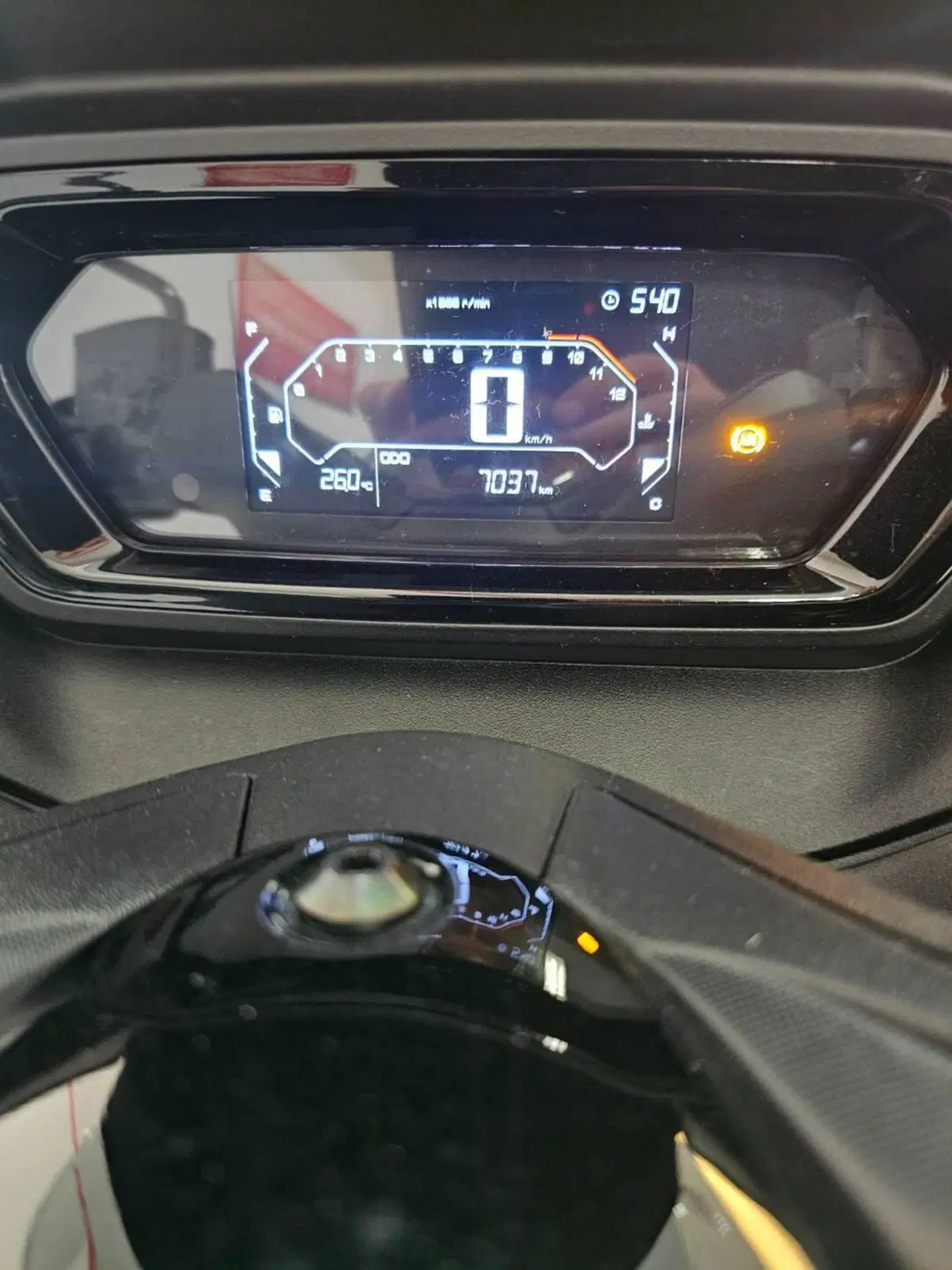 Yamaha X-Max 300 (2021 - 24) (4)