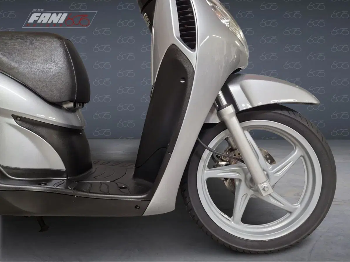 Honda SH 150i (2005 - 08) (6)