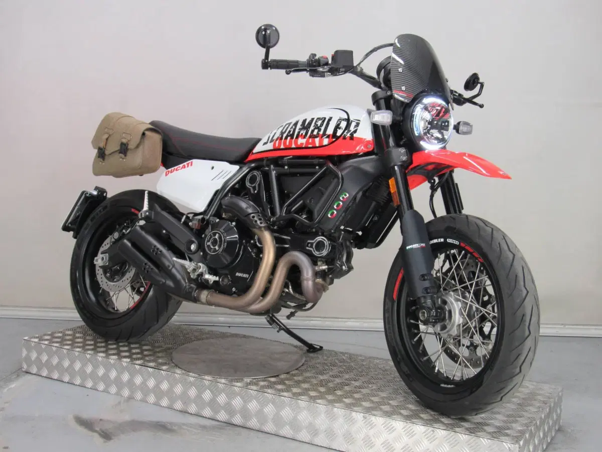 Ducati Scrambler 800 Urban Motard (2022)